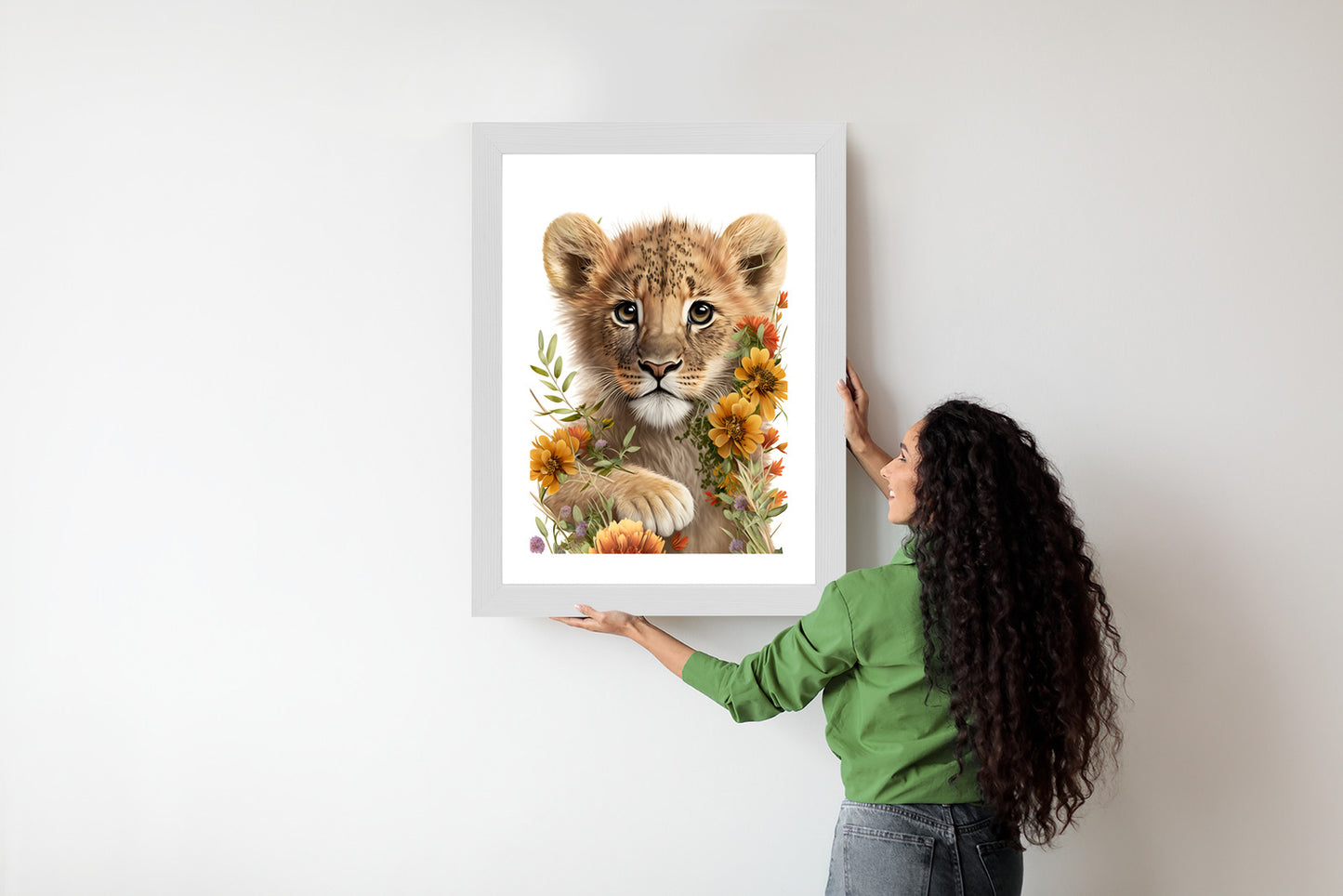 Poster Porträt Eines Löwenbabys In Blumen Rahmen Holz Mit Passepartout Farbe Natürlich