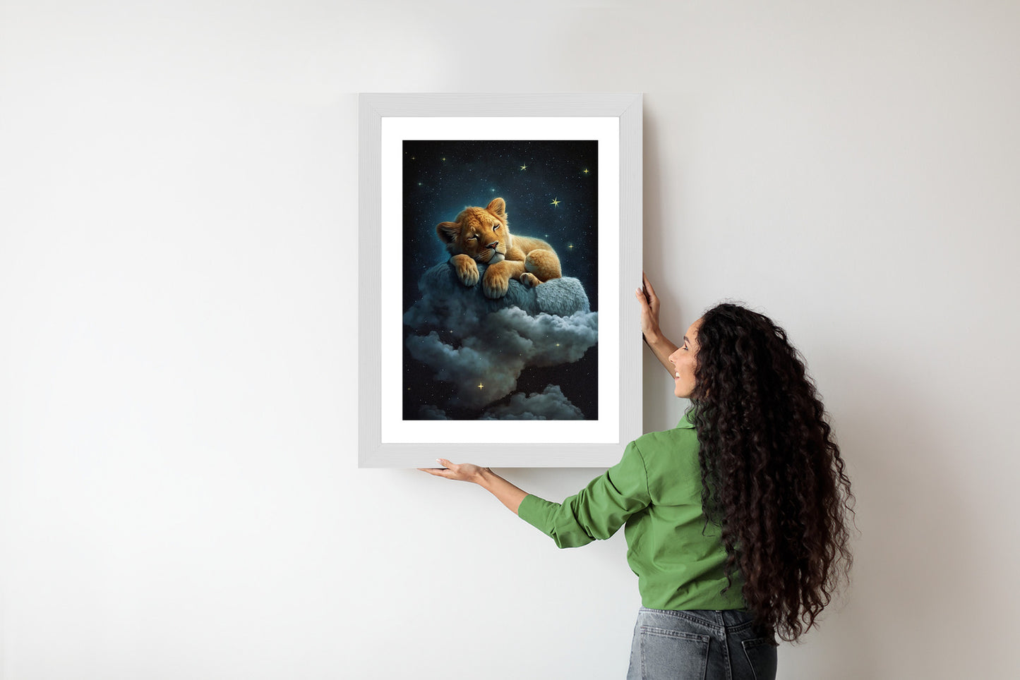Poster Ein Löwe Schläft Auf Einer Wolke Rahmen Holz Mit Passepartout Farbe Natürlich