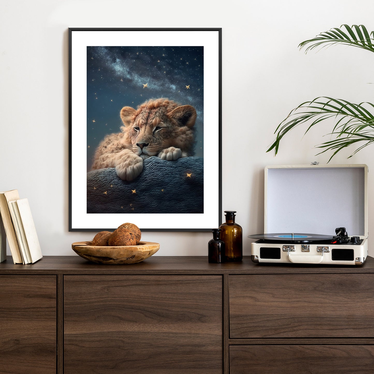 Poster Schlafender Löwe Und Nachthimmel Rahmen Holz Mit Passepartout Farbe Natürlich