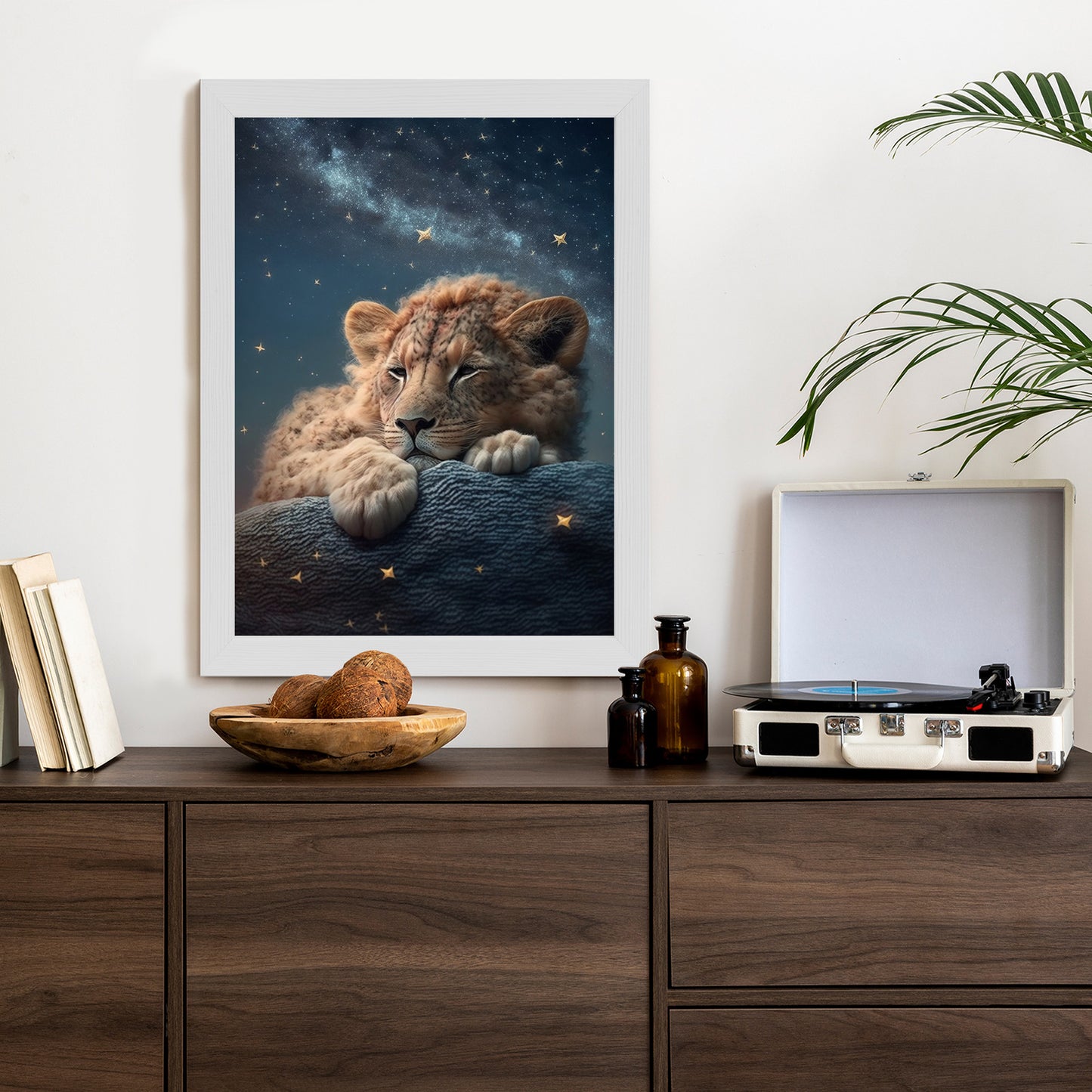 Poster Schlafender Löwe Und Nachthimmel Rahmen Holz Mit Passepartout Farbe Natürlich