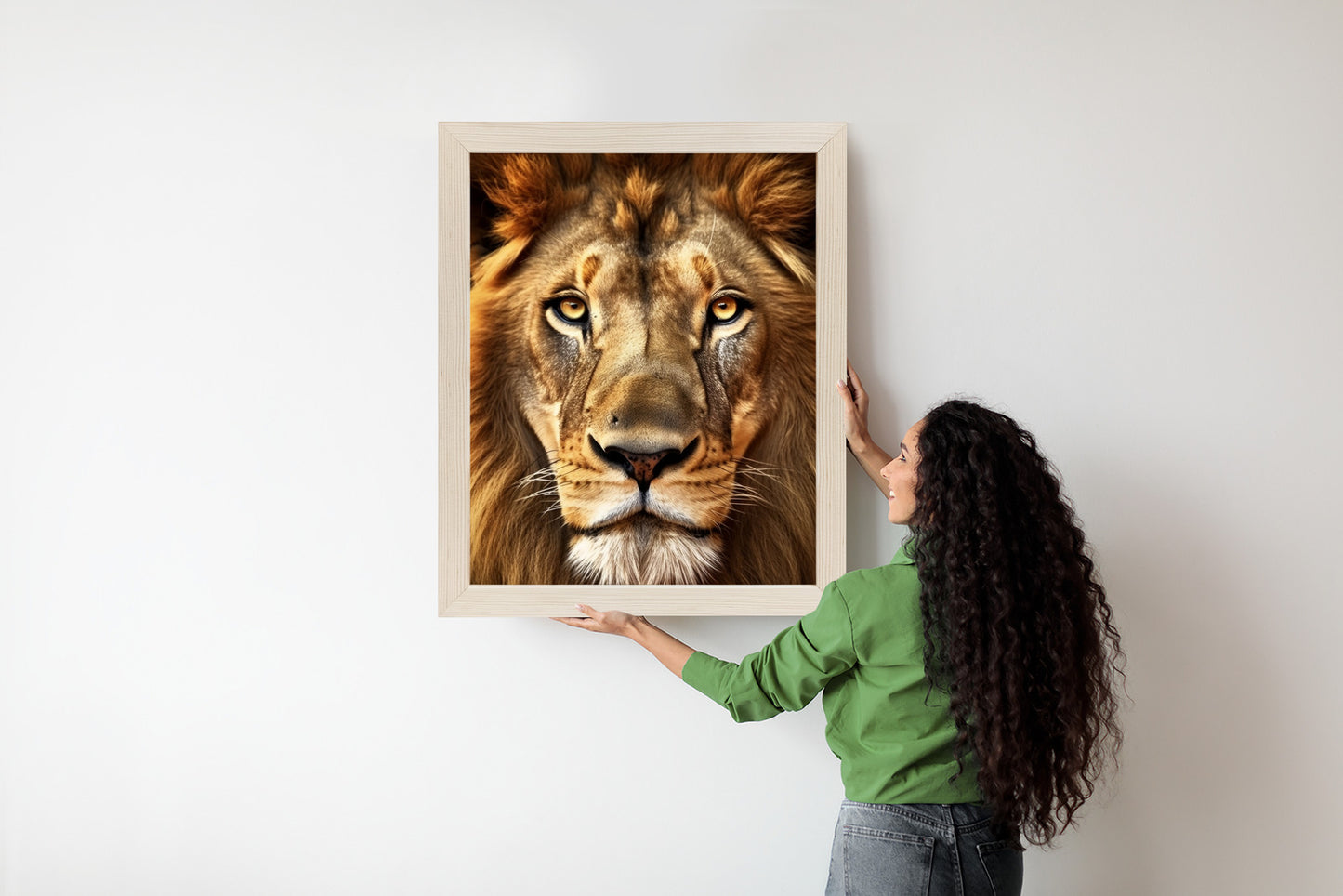 Poster Ein Majestätischer Löwe Im Porträt Rahmen Holz Mit Passepartout Farbe Natürlich