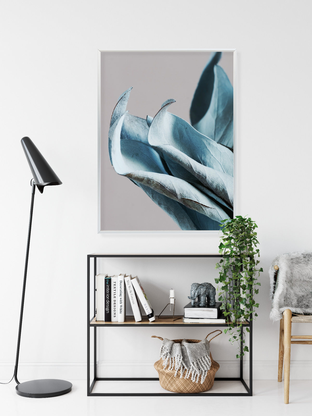 Poster Blaue Blätter Auf Grauem Hintergrund