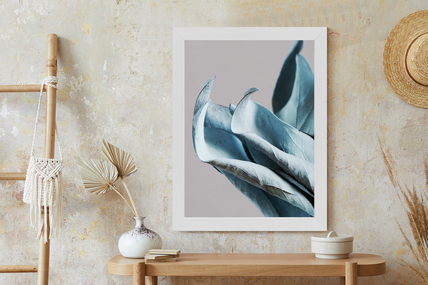 Poster Blaue Blätter Auf Grauem Hintergrund