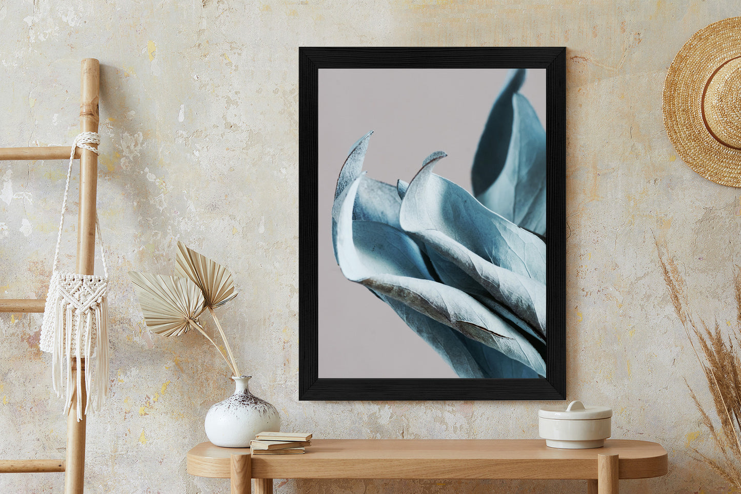 Poster Blaue Blätter Auf Grauem Hintergrund