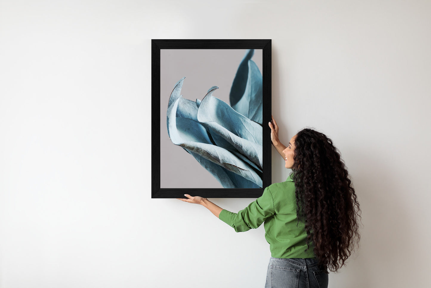 Poster Blaue Blätter Auf Grauem Hintergrund