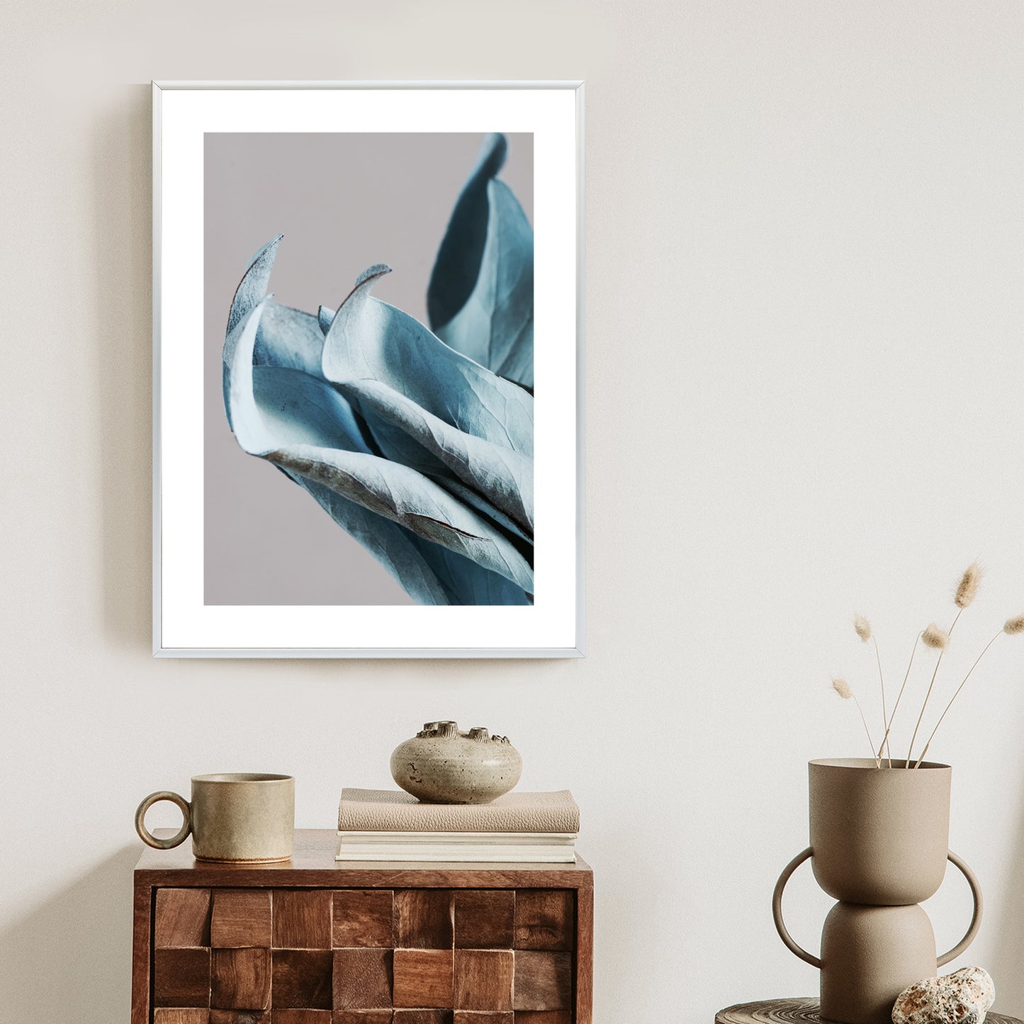 Poster Blaue Blätter Auf Grauem Hintergrund
