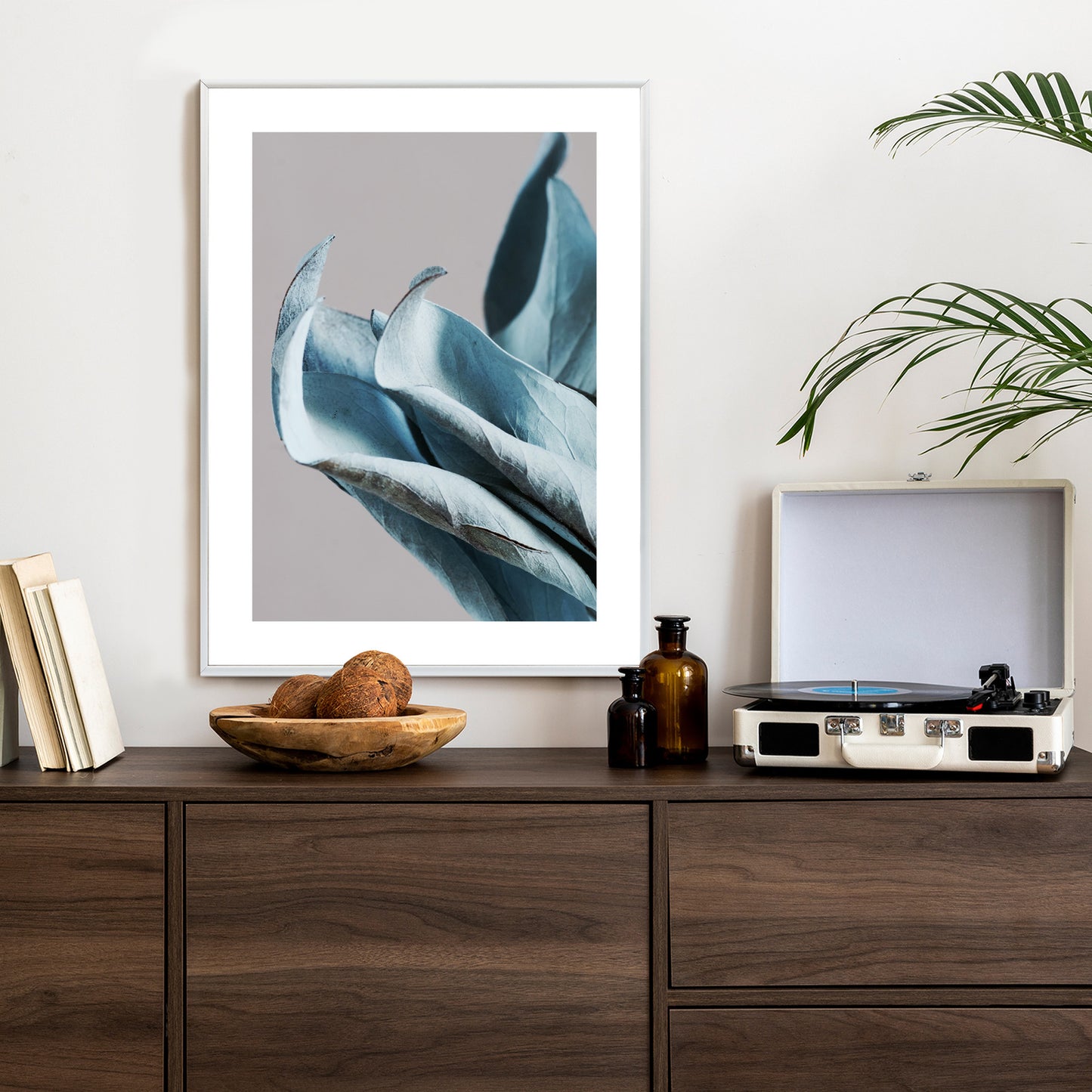 Poster Blaue Blätter Auf Grauem Hintergrund