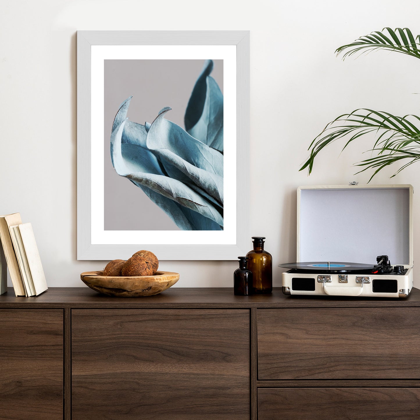 Poster Blaue Blätter Auf Grauem Hintergrund