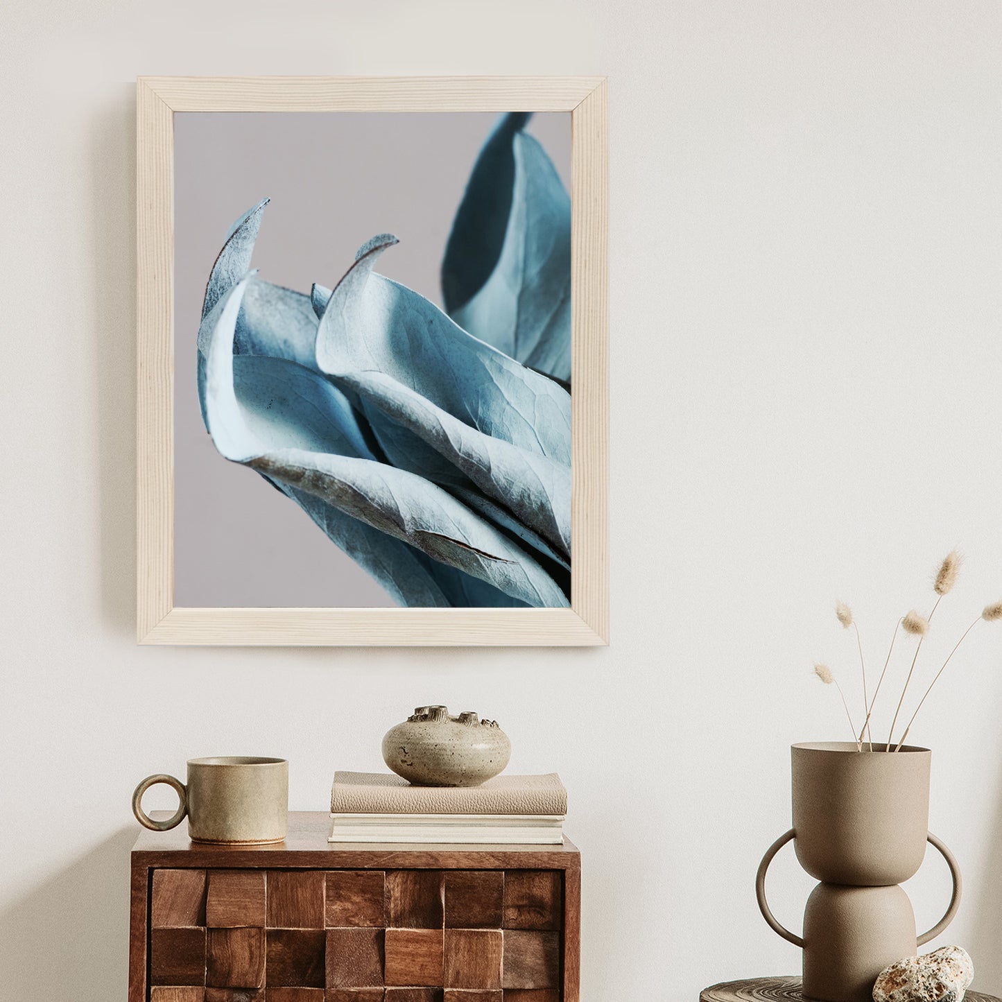 Poster Blaue Blätter Auf Grauem Hintergrund