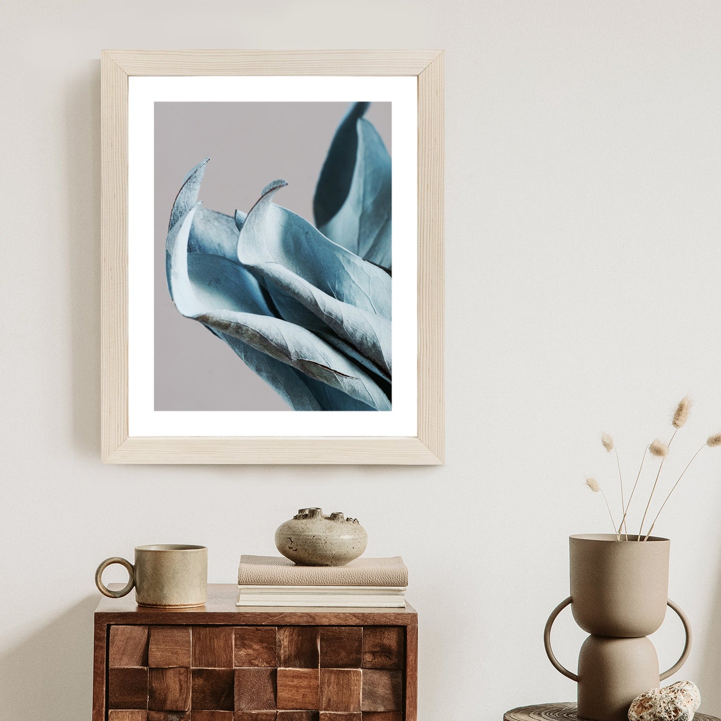 Poster Blaue Blätter Auf Grauem Hintergrund