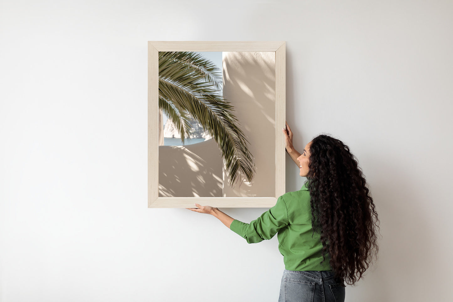 Poster Palmblätter Mit Schatten Auf Einer Beigen Wand Rahmen Holz Mit Passepartout Farbe Natürlich