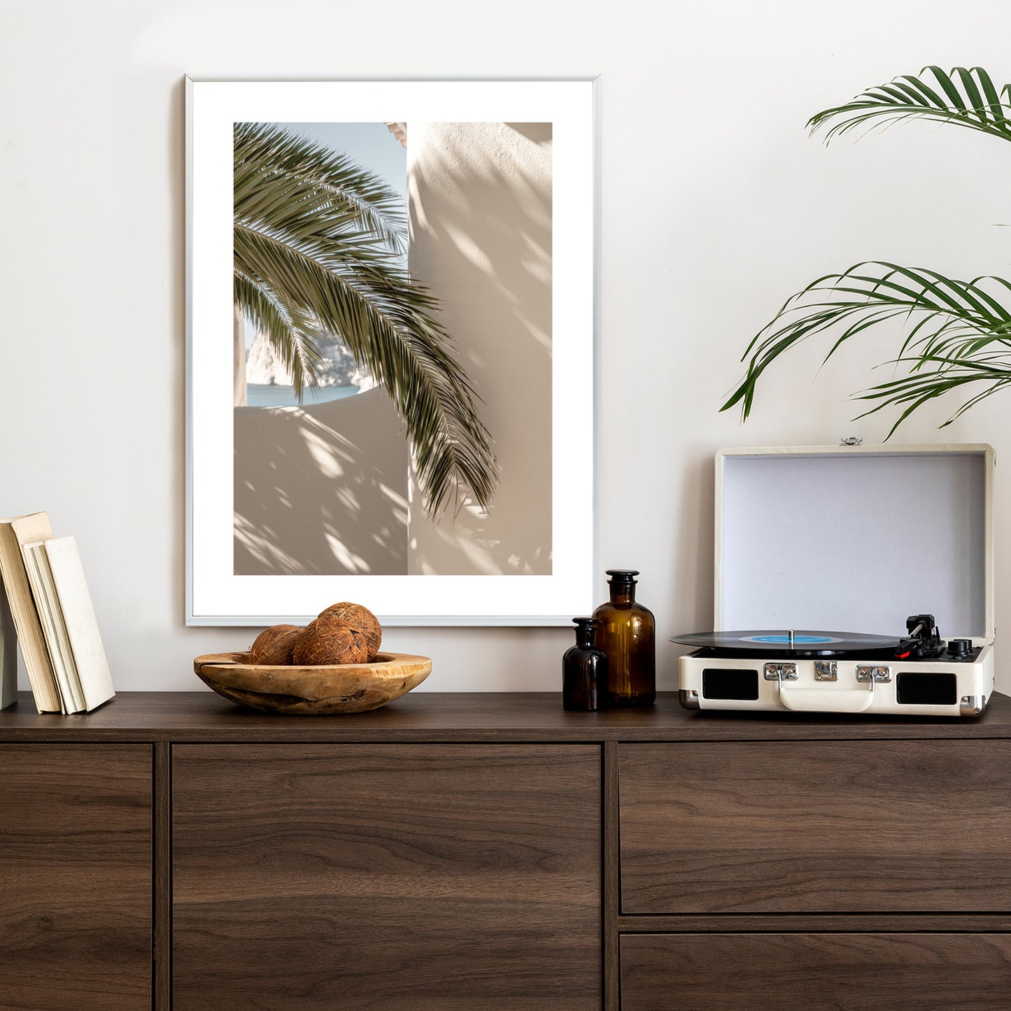 Poster Palmblätter Mit Schatten Auf Einer Beigen Wand Rahmen Holz Mit Passepartout Farbe Natürlich