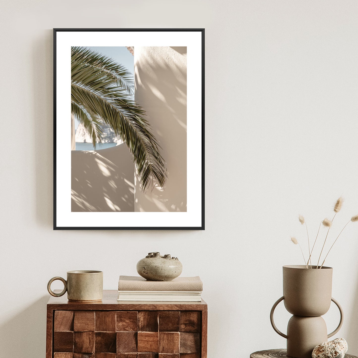 Poster Palmblätter Mit Schatten Auf Einer Beigen Wand Rahmen Holz Mit Passepartout Farbe Natürlich