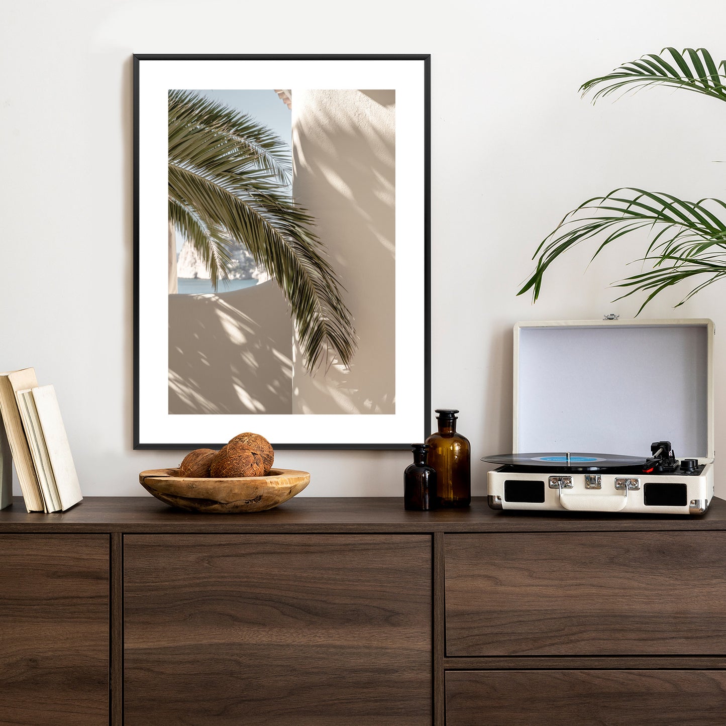 Poster Palmblätter Mit Schatten Auf Einer Beigen Wand Rahmen Holz Mit Passepartout Farbe Natürlich