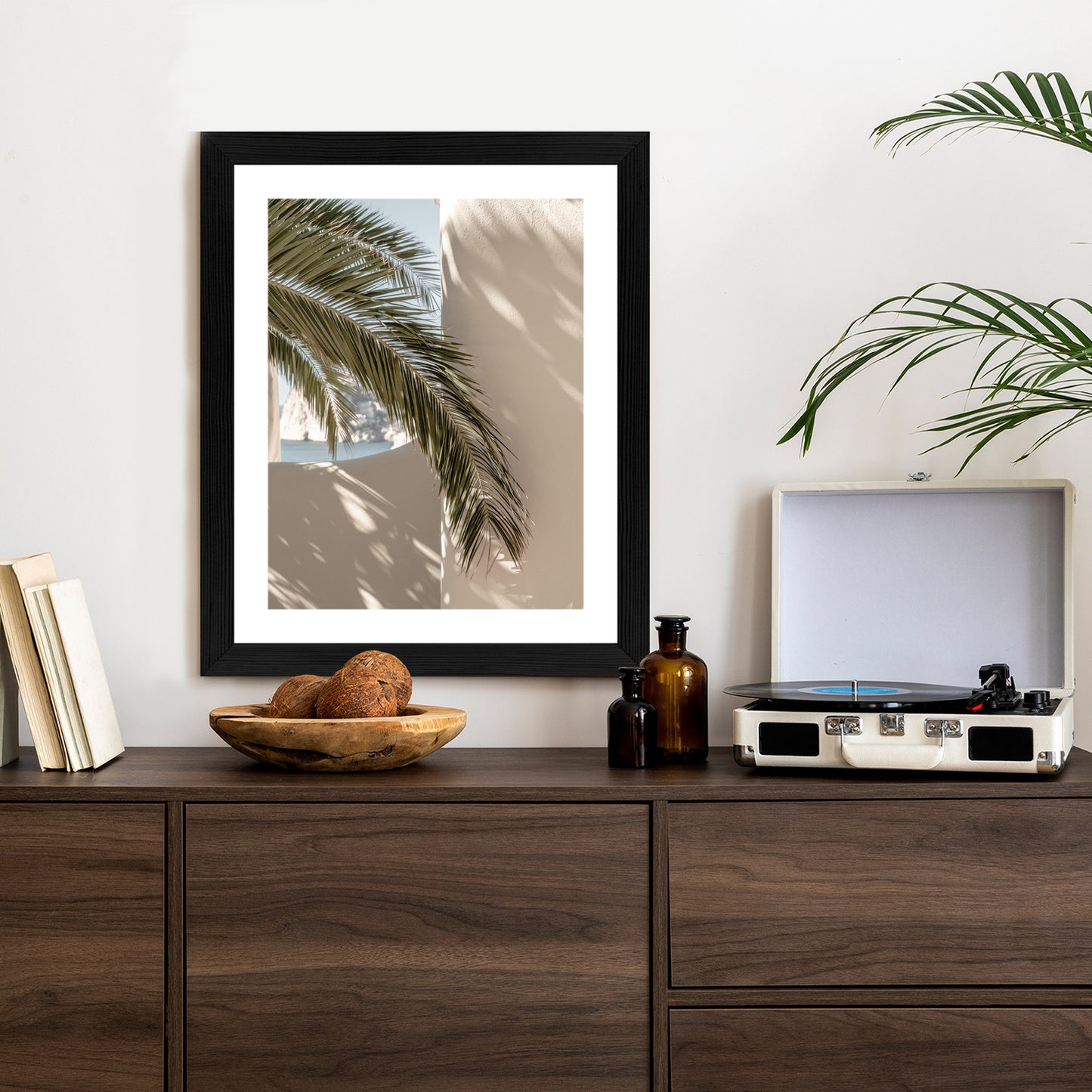 Poster Palmblätter Mit Schatten Auf Einer Beigen Wand Rahmen Holz Mit Passepartout Farbe Natürlich