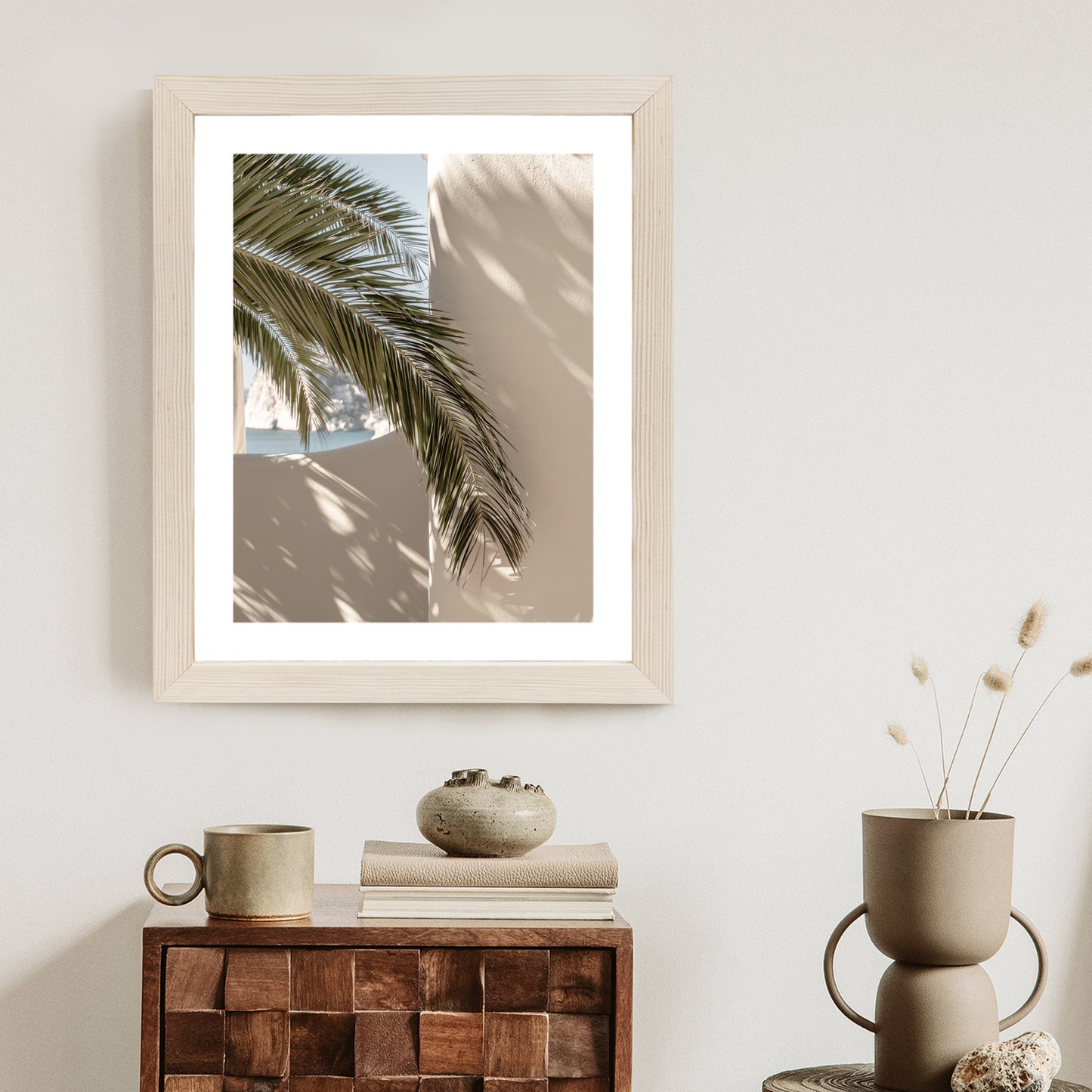 Poster Palmblätter Mit Schatten Auf Einer Beigen Wand Rahmen Holz Mit Passepartout Farbe Natürlich