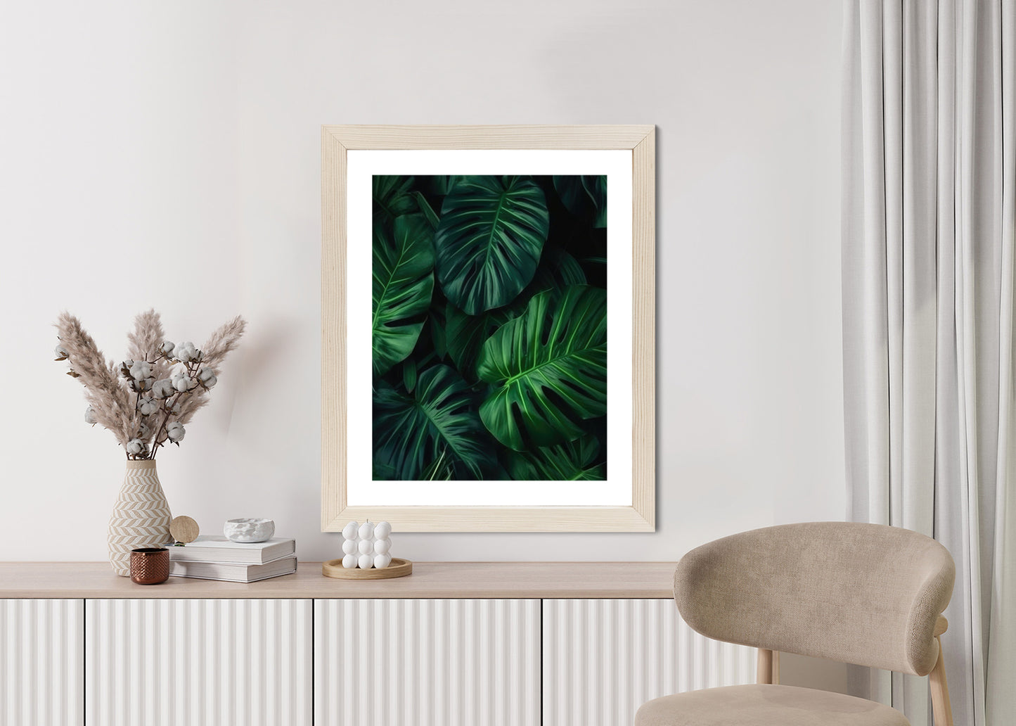 Poster Botanisches Muster Aus Dunkelgrünen Monstera-Blättern Rahmen Holz Mit Passepartout Farbe Natürlich