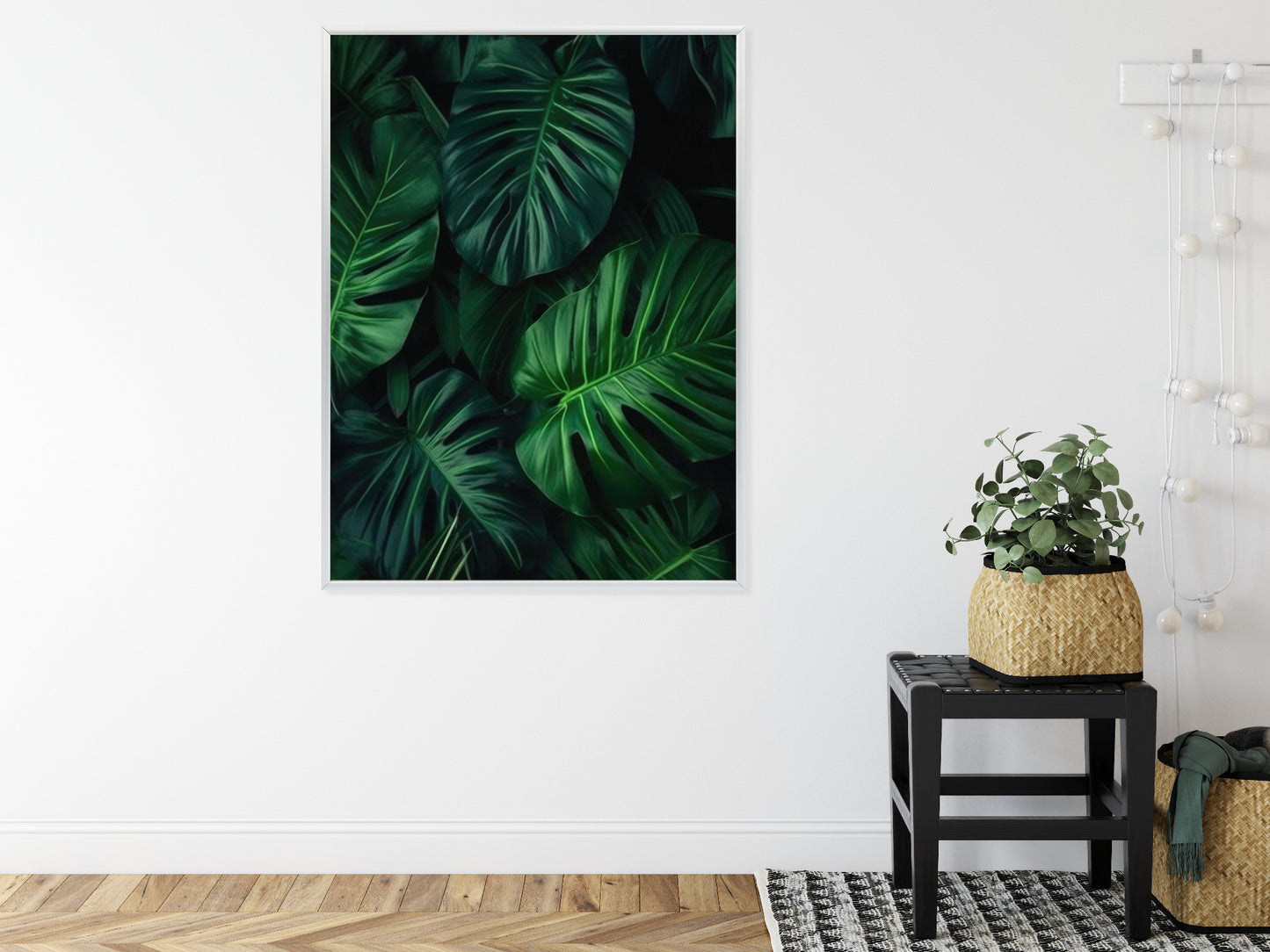 Poster Botanisches Muster Aus Dunkelgrünen Monstera-Blättern Rahmen Holz Mit Passepartout Farbe Natürlich