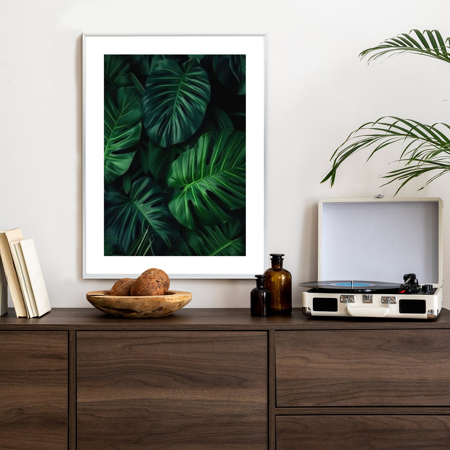 Poster Botanisches Muster Aus Dunkelgrünen Monstera-Blättern Rahmen Holz Mit Passepartout Farbe Natürlich