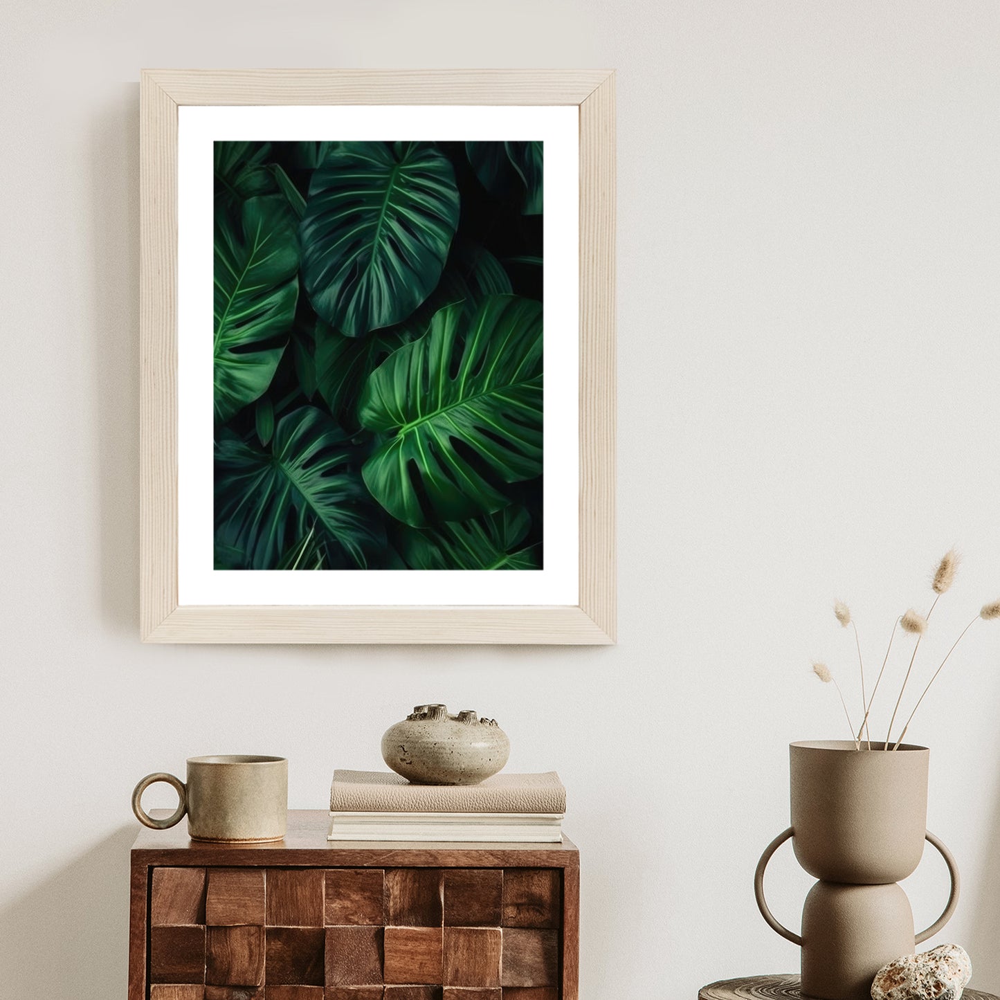 Poster Botanisches Muster Aus Dunkelgrünen Monstera-Blättern Rahmen Holz Mit Passepartout Farbe Natürlich