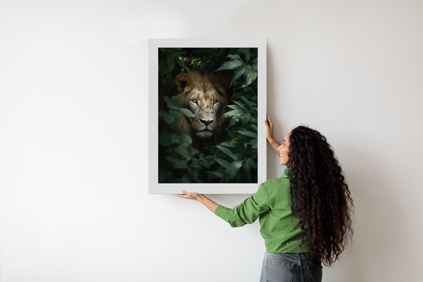 Poster Löwe Zwischen Grünen Blättern Im Dschungel