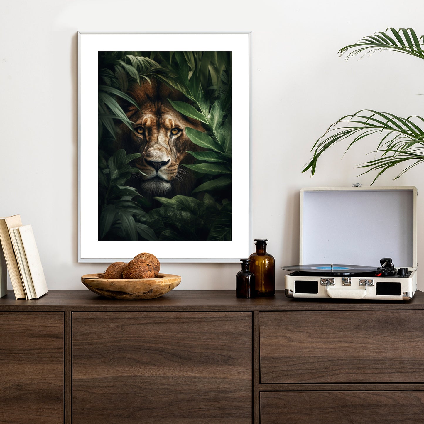 Poster Porträt Eines Löwen Inmitten Tropischer Blätter Rahmen Hölzern Farbe Natürlich