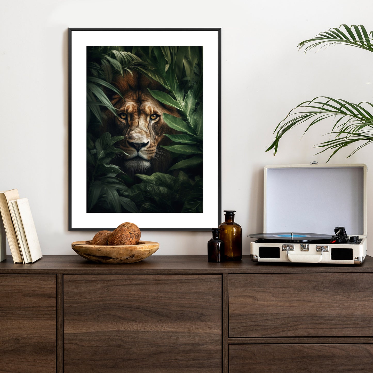 Poster Porträt Eines Löwen Inmitten Tropischer Blätter Rahmen Hölzern Farbe Natürlich