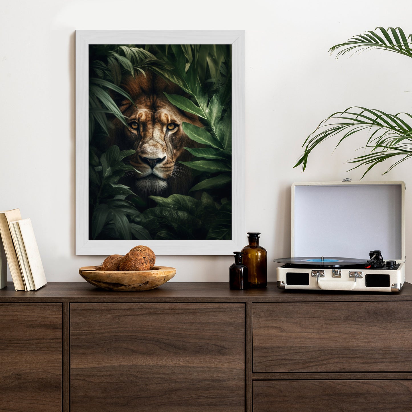 Poster Porträt Eines Löwen Inmitten Tropischer Blätter Rahmen Hölzern Farbe Natürlich