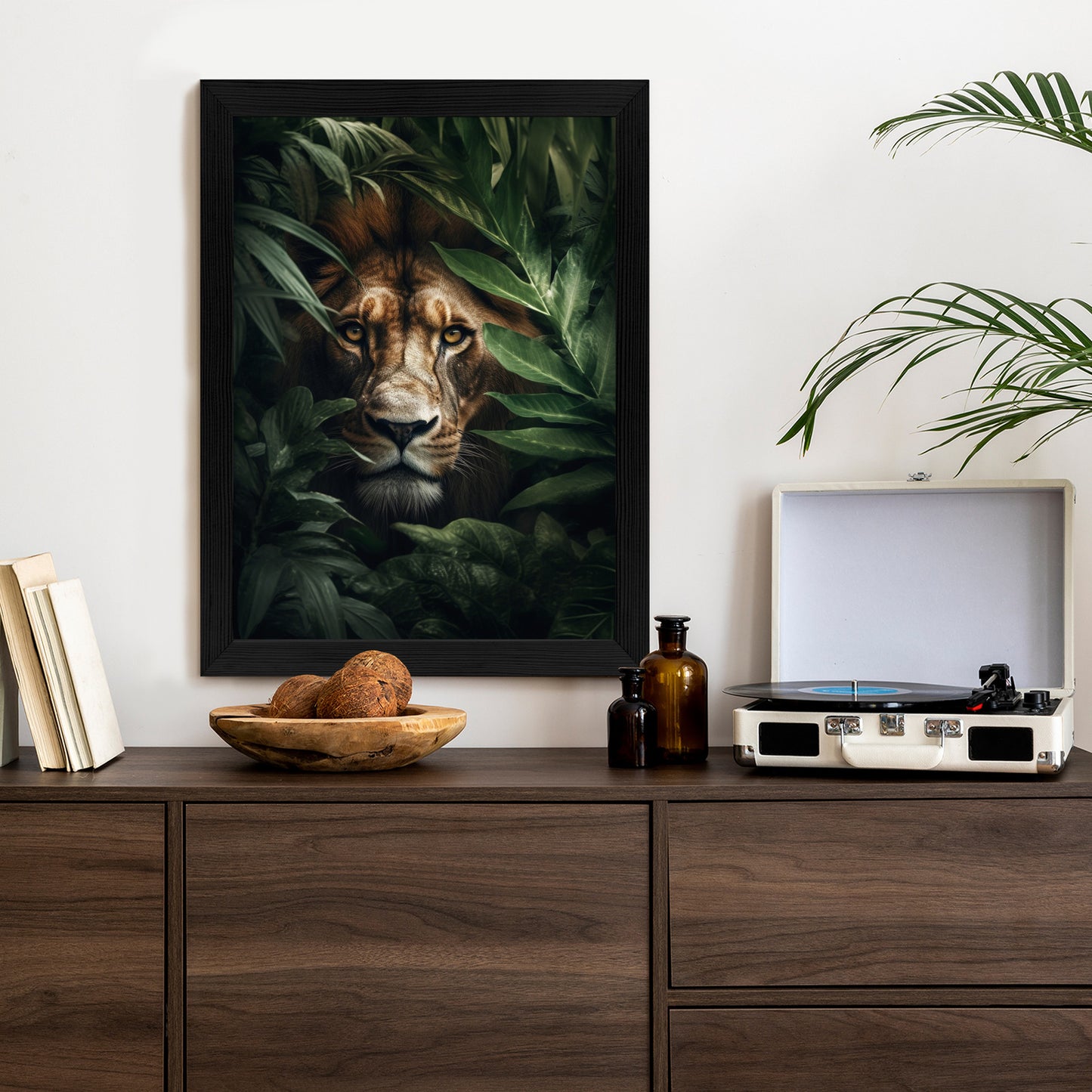 Poster Porträt Eines Löwen Inmitten Tropischer Blätter Rahmen Hölzern Farbe Natürlich