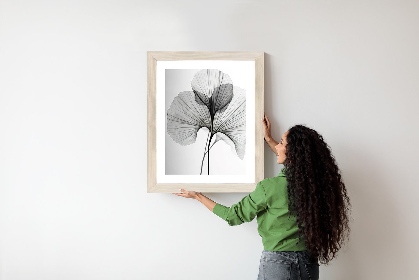 Poster Schwarze Ginkgoblätter Rahmen Hölzern Farbe Natürlich