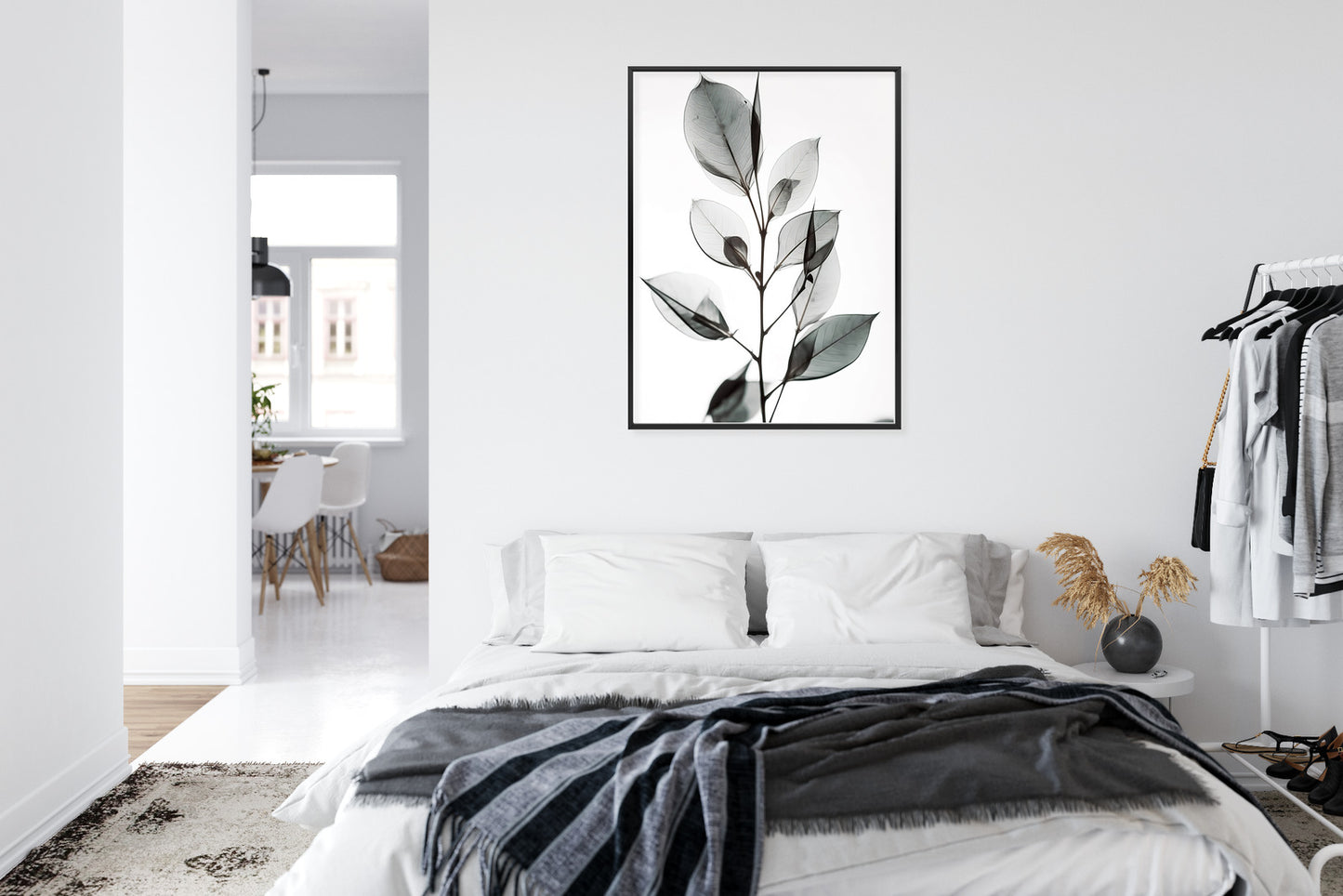 Poster Ein Zweig Mit Grauen Blättern Auf Hellblauem Hintergrund Rahmen Holz Mit Passepartout Farbe Natürlich