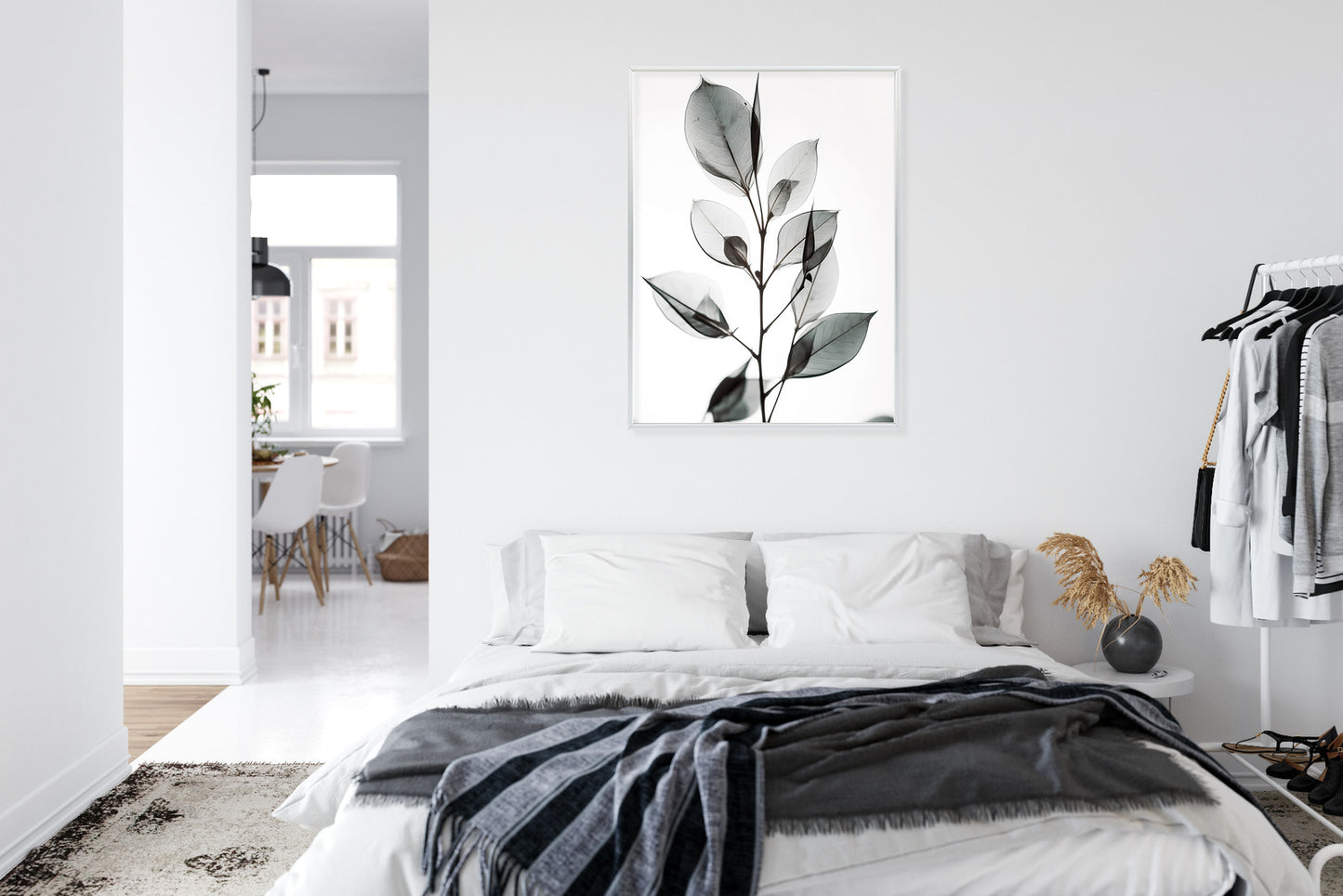 Poster Ein Zweig Mit Grauen Blättern Auf Hellblauem Hintergrund Rahmen Holz Mit Passepartout Farbe Natürlich