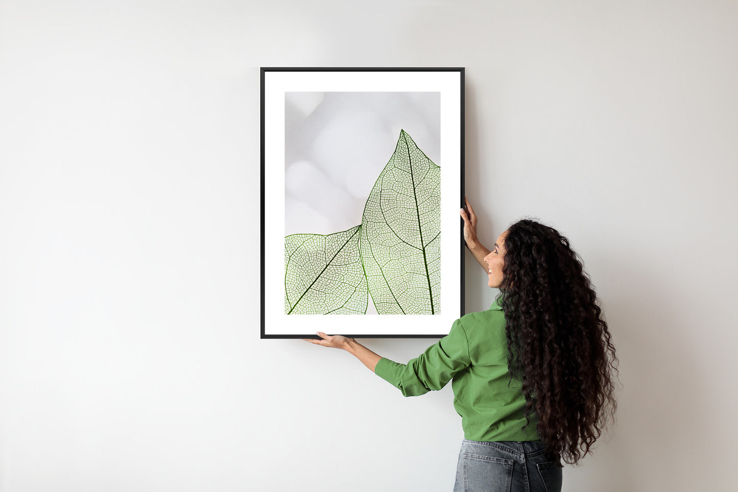 Poster Grüne Transparente Blätter Auf Hellem Hintergrund