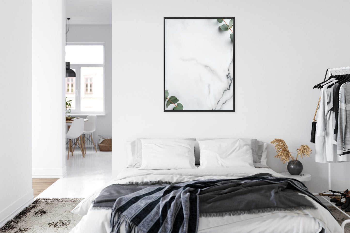 Poster Grünes Eukalyptusblatt Auf Marmor Rahmen Holz Mit Passepartout Farbe Natürlich