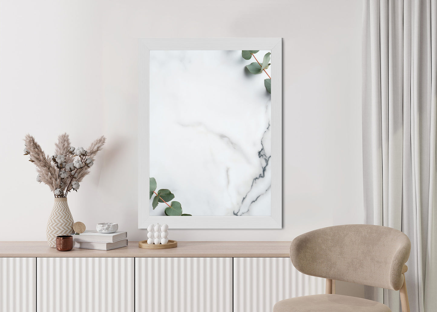 Poster Grünes Eukalyptusblatt Auf Marmor Rahmen Holz Mit Passepartout Farbe Natürlich