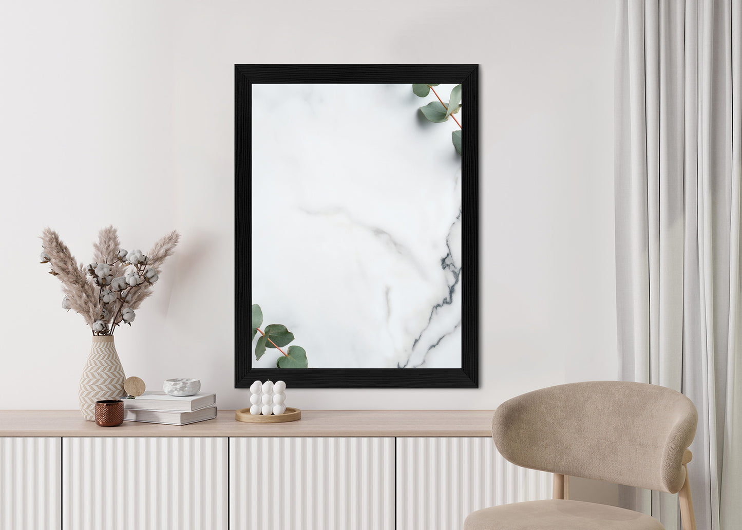 Poster Grünes Eukalyptusblatt Auf Marmor Rahmen Holz Mit Passepartout Farbe Natürlich