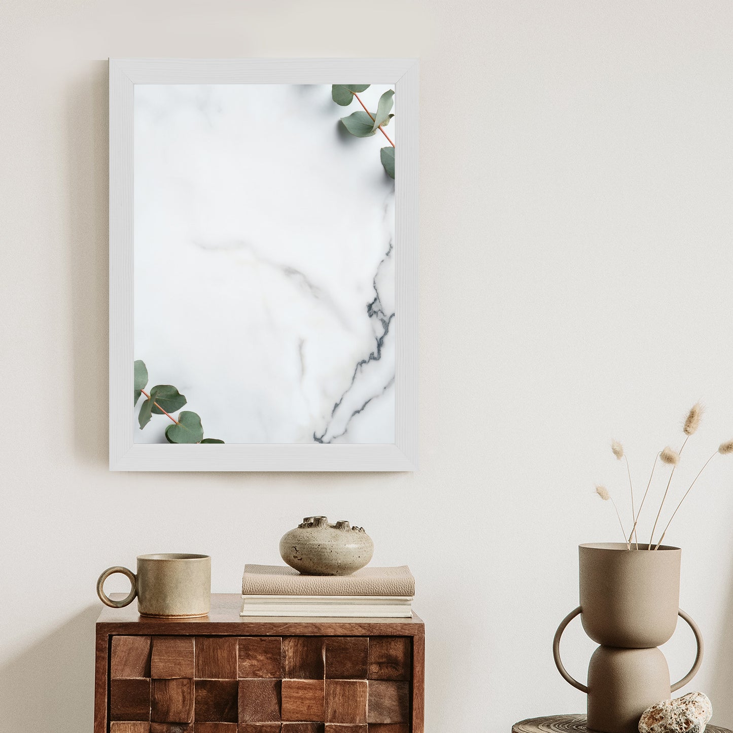 Poster Grünes Eukalyptusblatt Auf Marmor Rahmen Holz Mit Passepartout Farbe Natürlich