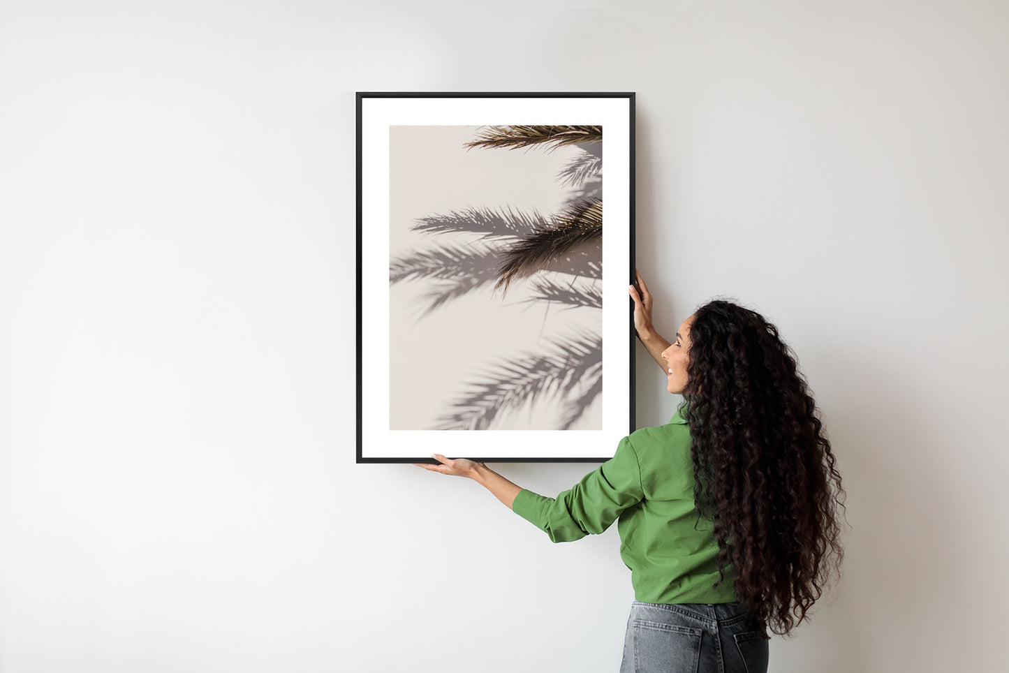 Poster Palmblätter Mit Schattenreflexion An Der Wand Rahmen Holz Mit Passepartout Farbe Natürlich