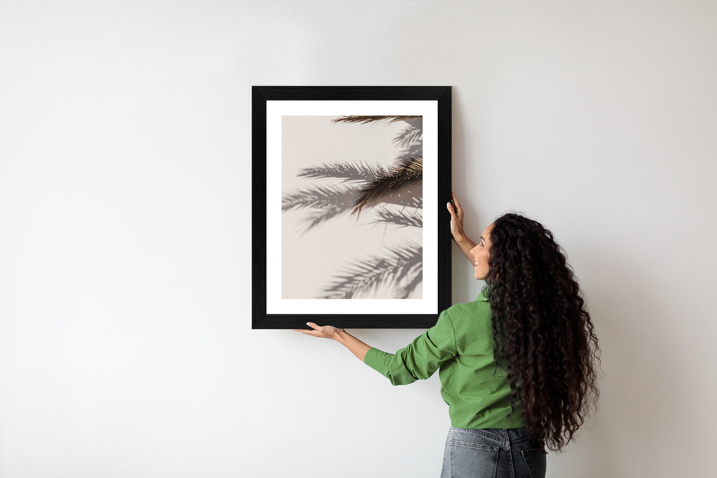 Poster Palmblätter Mit Schattenreflexion An Der Wand Rahmen Holz Mit Passepartout Farbe Natürlich