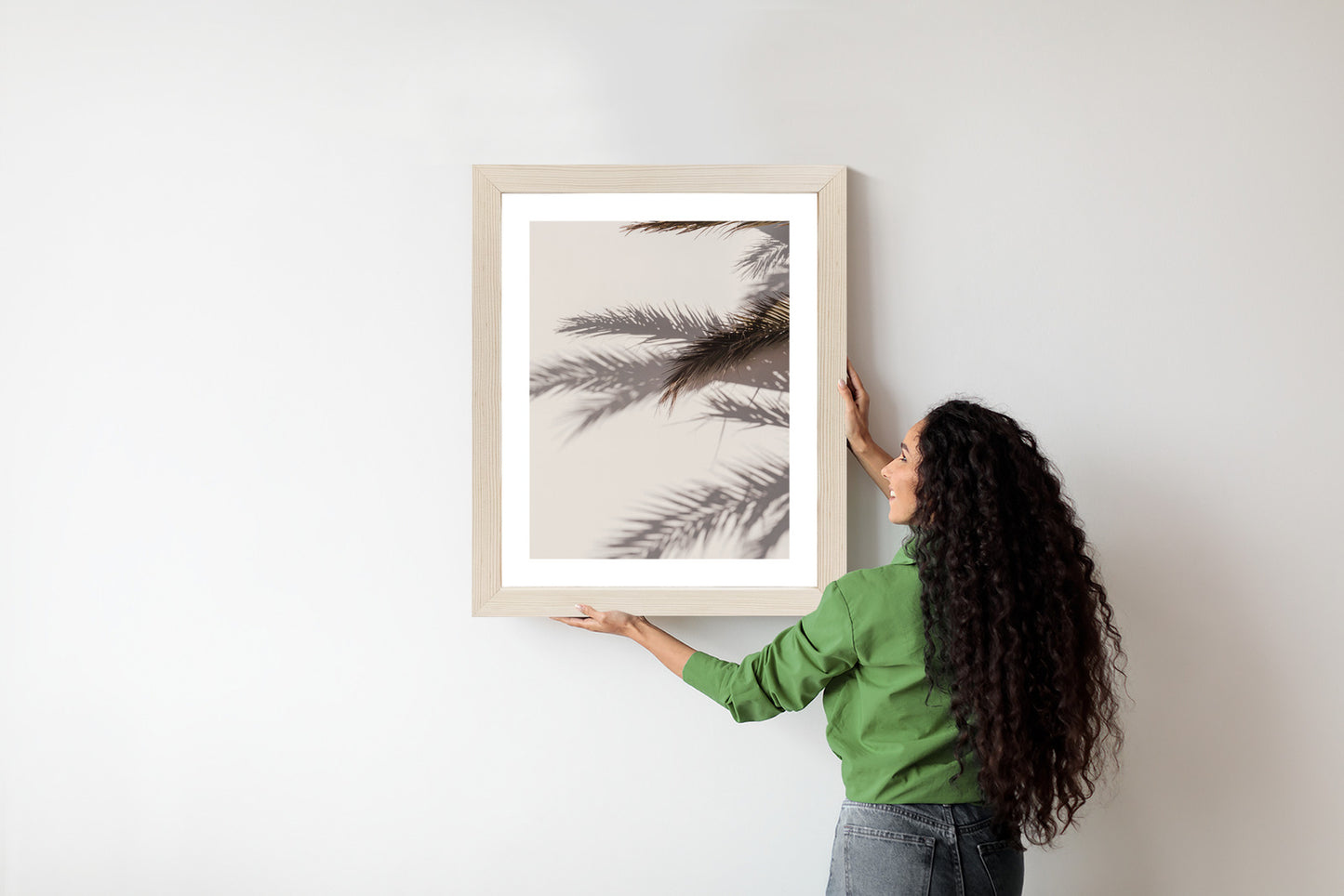 Poster Palmblätter Mit Schattenreflexion An Der Wand Rahmen Holz Mit Passepartout Farbe Natürlich