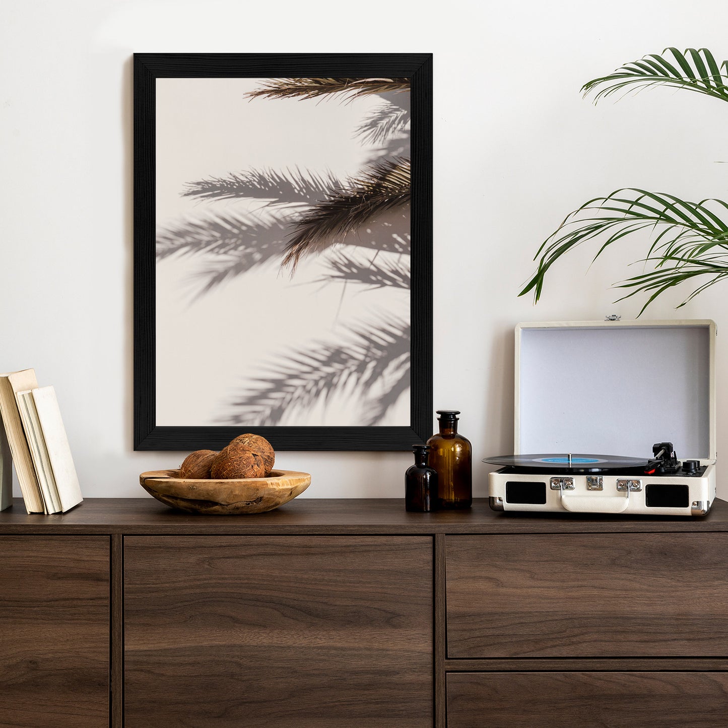 Poster Palmblätter Mit Schattenreflexion An Der Wand Rahmen Holz Mit Passepartout Farbe Natürlich