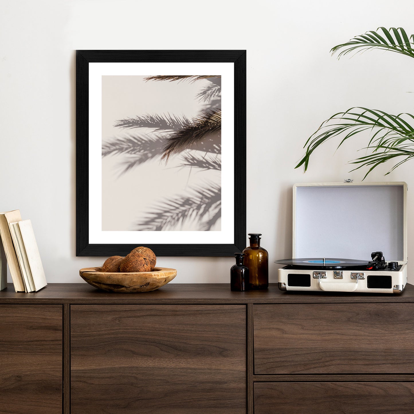 Poster Palmblätter Mit Schattenreflexion An Der Wand Rahmen Holz Mit Passepartout Farbe Natürlich