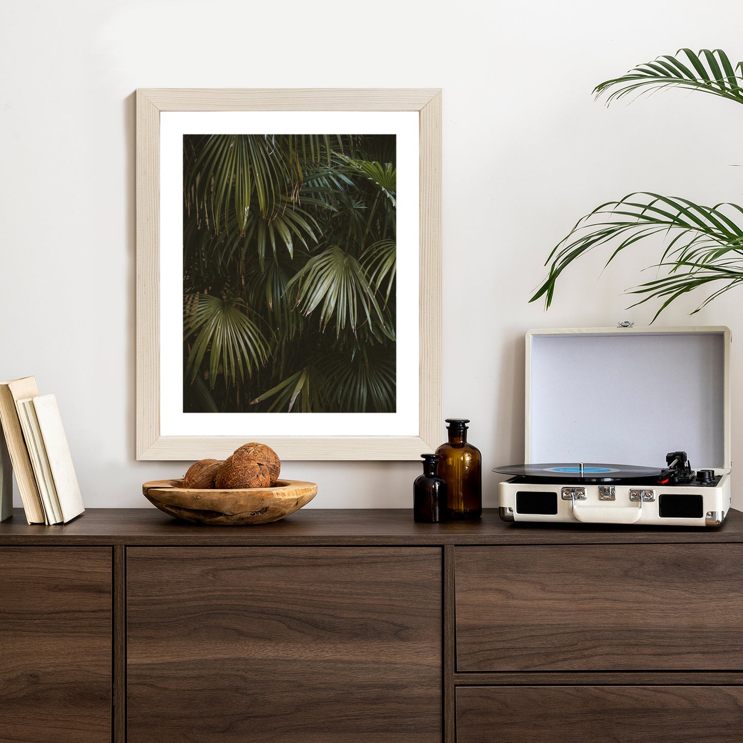 Poster Dunkelgrüne Palmblätter Rahmen Holz Mit Passepartout Farbe Natürlich