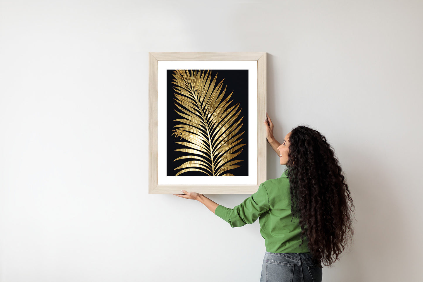 Poster Goldenes Einzelnes Palmenblatt Rahmen Holz Mit Passepartout Farbe Natürlich