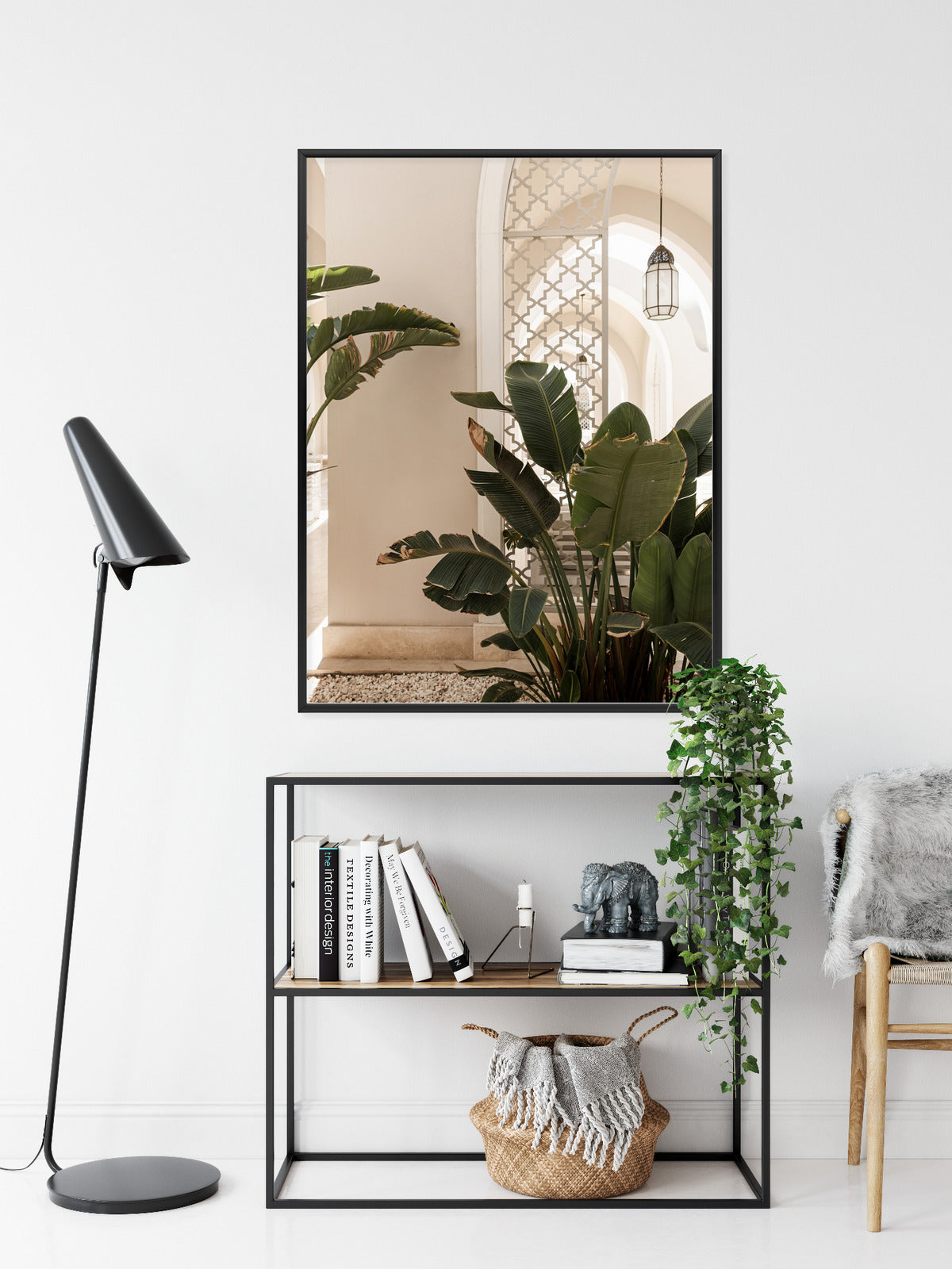 Poster Palmen Am Eingang Eines Weißen Orientalischen Hauses Rahmen Holz Mit Passepartout Farbe Natürlich