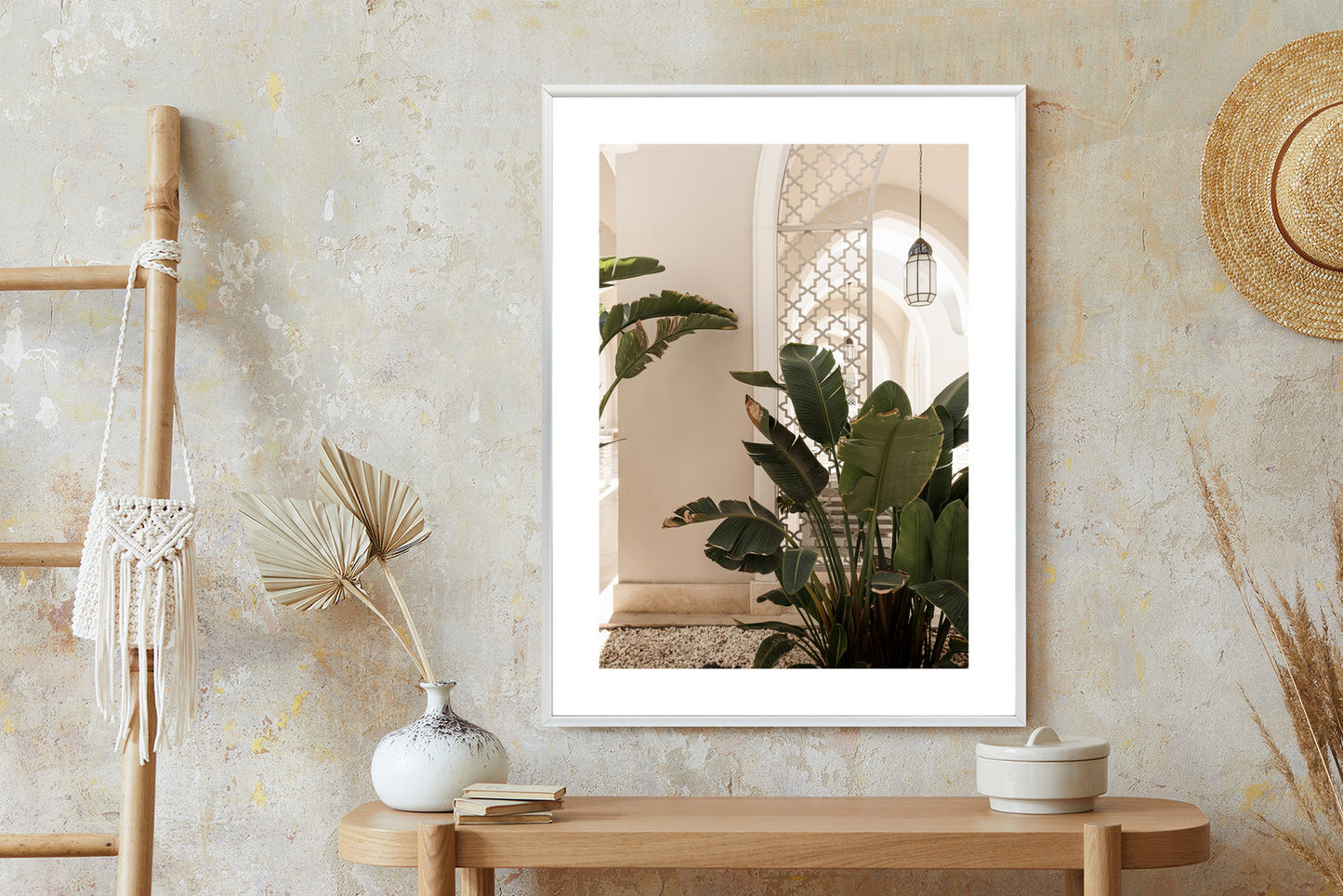 Poster Palmen Am Eingang Eines Weißen Orientalischen Hauses Rahmen Holz Mit Passepartout Farbe Natürlich