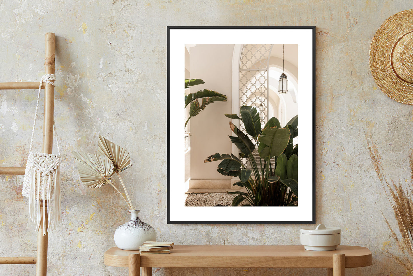 Poster Palmen Am Eingang Eines Weißen Orientalischen Hauses Rahmen Holz Mit Passepartout Farbe Natürlich