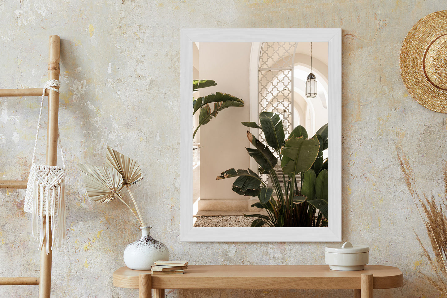 Poster Palmen Am Eingang Eines Weißen Orientalischen Hauses Rahmen Holz Mit Passepartout Farbe Natürlich