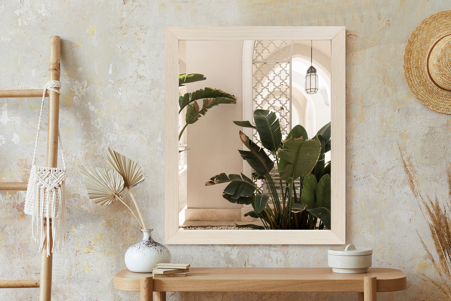 Poster Palmen Am Eingang Eines Weißen Orientalischen Hauses Rahmen Holz Mit Passepartout Farbe Natürlich