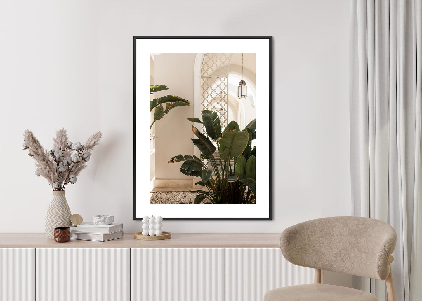 Poster Palmen Am Eingang Eines Weißen Orientalischen Hauses Rahmen Holz Mit Passepartout Farbe Natürlich